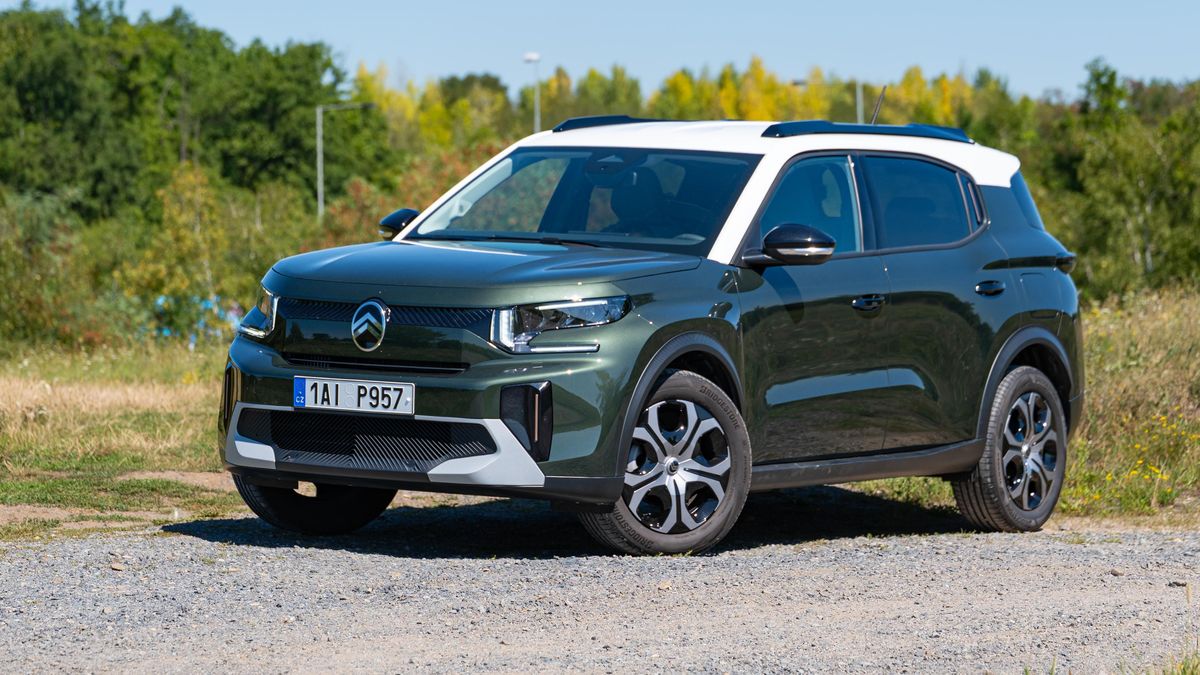 Normální motor, manuální převodovka a sedm míst za akční ceny! Citroën C3 Aicross je povedenou odpovědí na čínskou ofenzívu